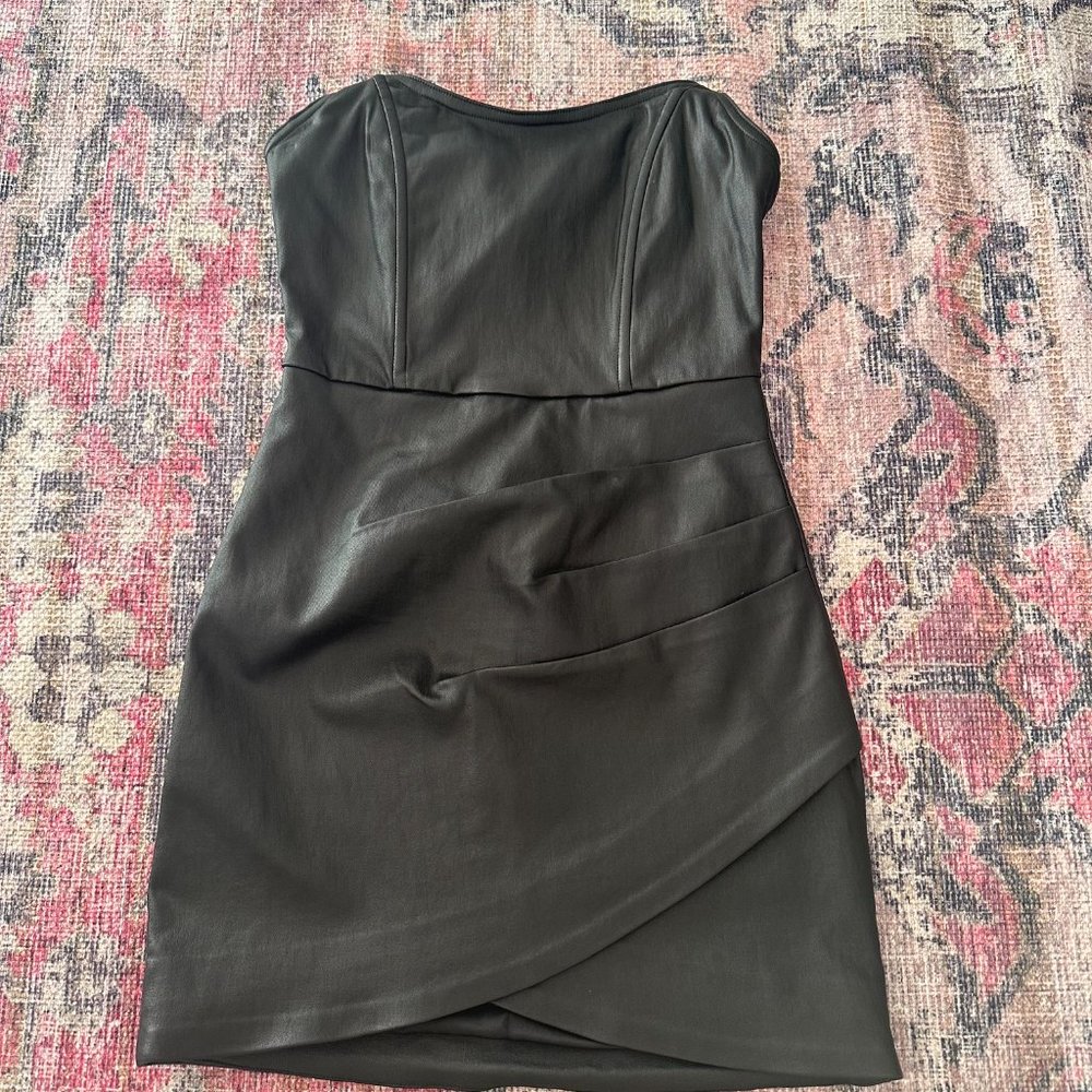 Elegant Black Strapless Mini Dress